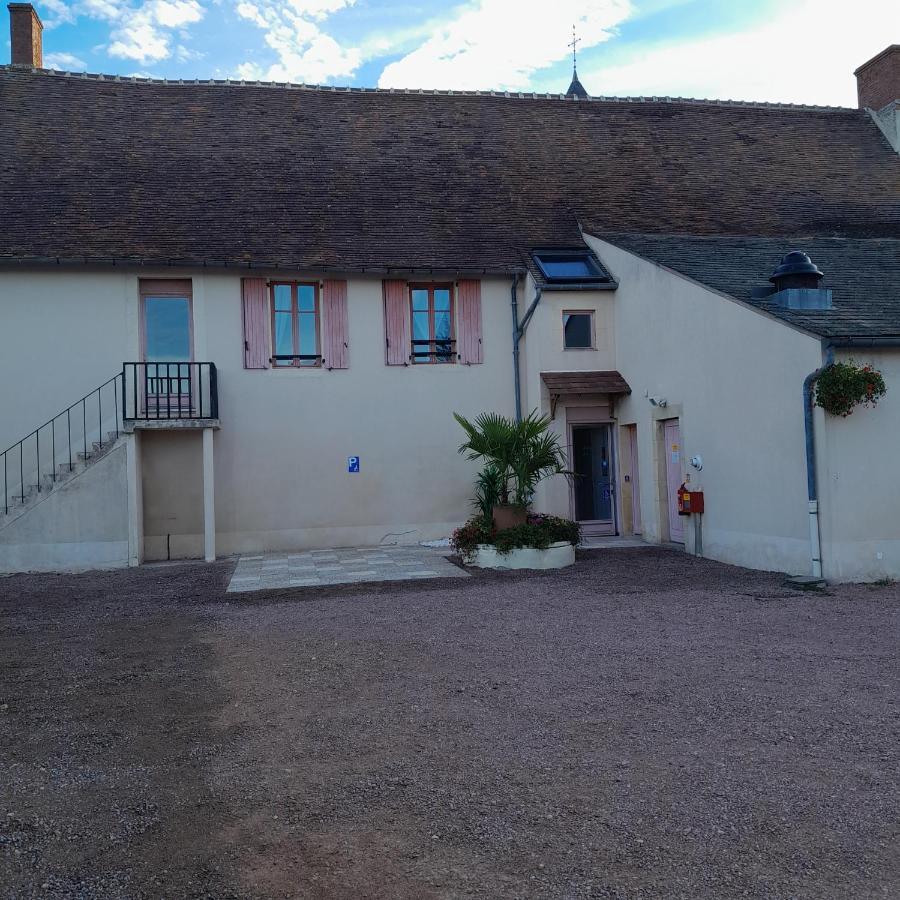 Hotel Du Cerf La Guerche-sur-l'Aubois ภายนอก รูปภาพ