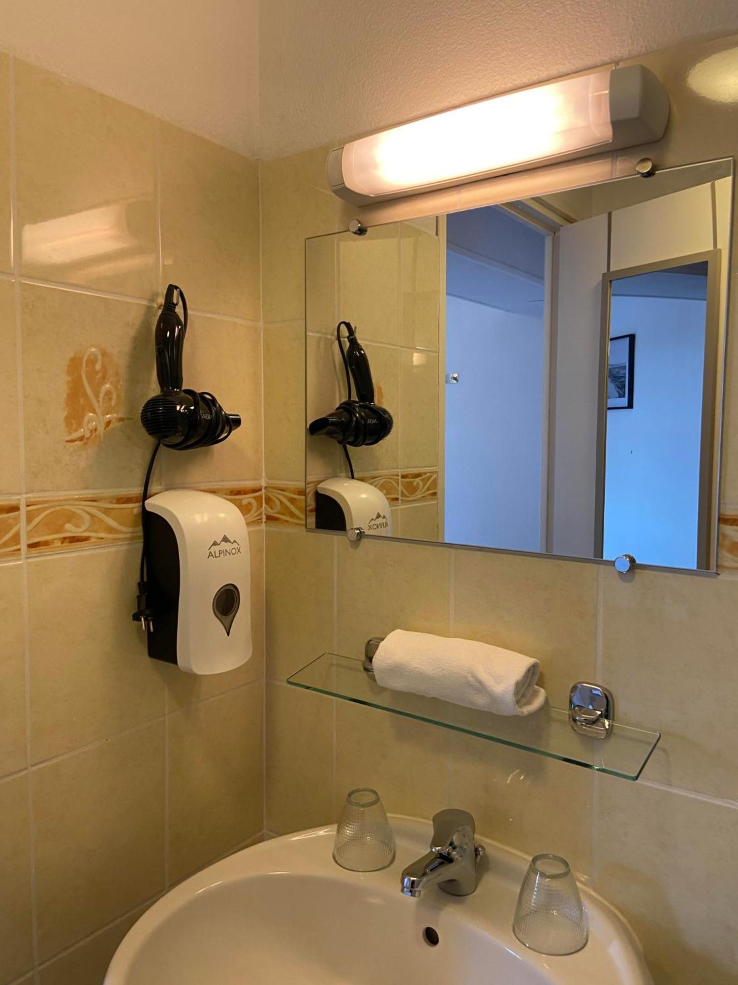Hotel Du Cerf La Guerche-sur-l'Aubois ห้อง รูปภาพ