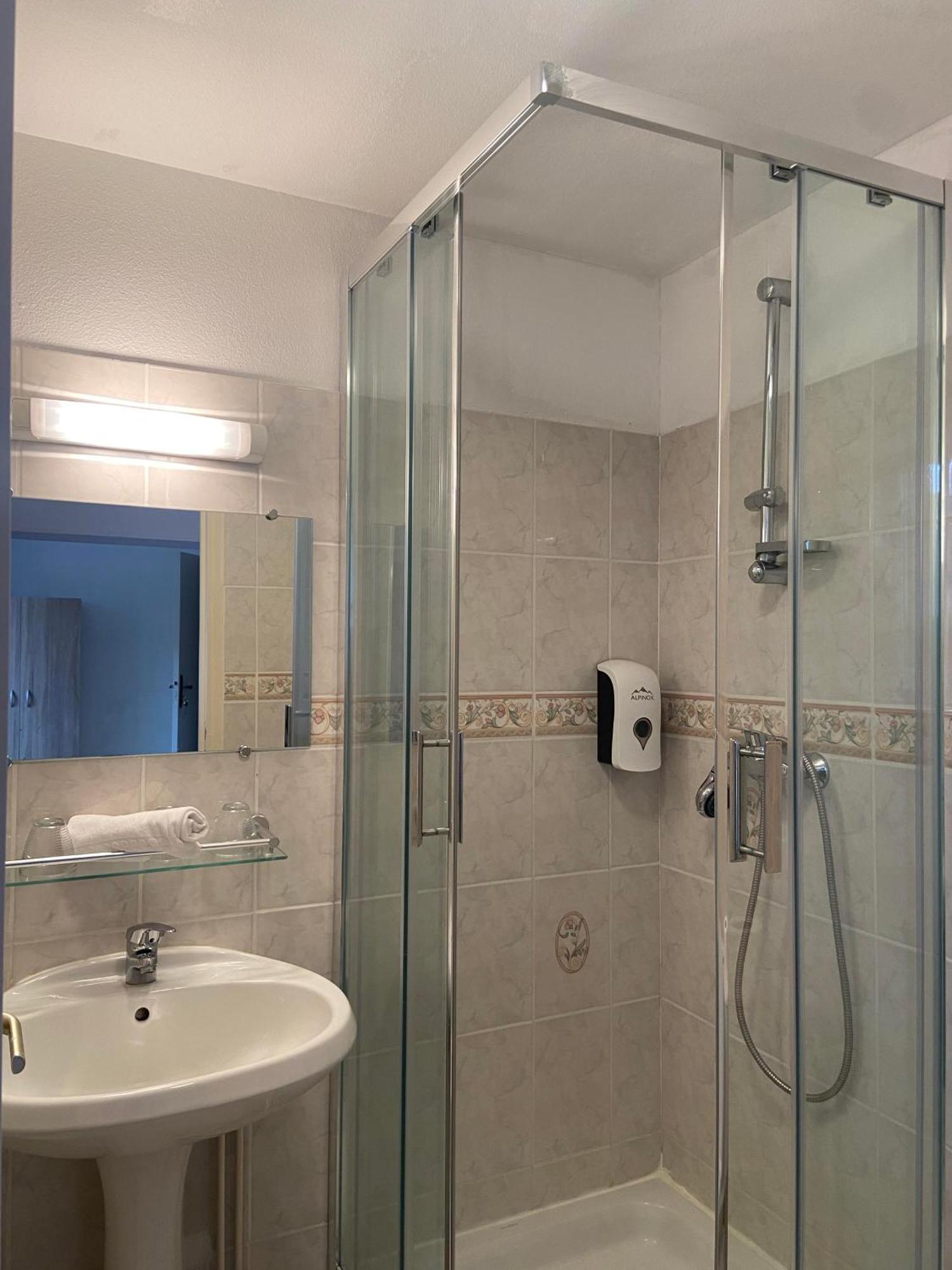 Hotel Du Cerf La Guerche-sur-l'Aubois ห้อง รูปภาพ